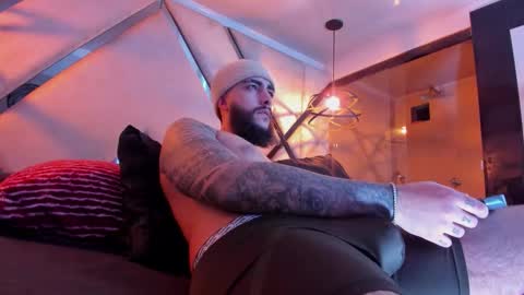 Snapshot of santiagohincapiie chatting on March 6, 2026, 4:31 am Santiago Hincapiie online show from March 6, 2026, 4:31 am