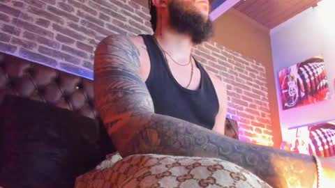 Snapshot of santiagohincapiie chatting on March 12, 2026, 8:59 pm Santiago Hincapiie online show from March 12, 2026, 8:59 pm