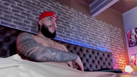 Snapshot of santiagohincapiie chatting on March 13, 2026, 9:32 pm Santiago Hincapiie online show from March 13, 2026, 9:32 pm