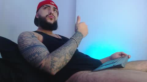 Snapshot of santiagohincapiie chatting on March 19, 2026, 11:20 pm Santiago Hincapiie online show from March 19, 2026, 11:20 pm