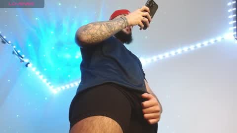 Snapshot of santiagohincapiie chatting on April 1, 2026, 6:58 am Santiago Hincapiie online show from April 1, 2026, 6:58 am