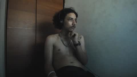 Santiago    online show from December 21, 2024, 11:01 am