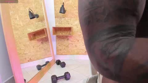 Snapshot of santiblack7 chatting on September 24, 2025, 7:28 pm  Santi online show from September 24, 2025, 7:28 pm