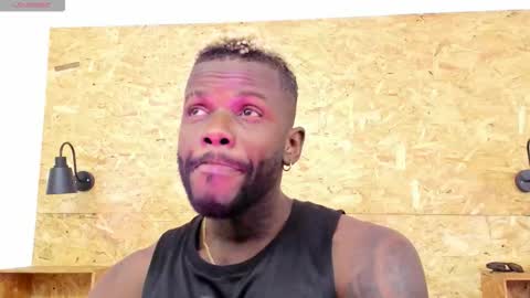 Snapshot of santiblack7 chatting on October 15, 2025, 7:25 pm  Santi online show from October 15, 2025, 7:25 pm