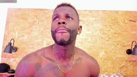 Snapshot of santiblack7 chatting on October 20, 2025, 7:47 pm  Santi online show from October 20, 2025, 7:47 pm