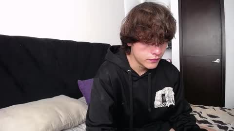 Santii online show from March 8, 2025, 4:28 pm