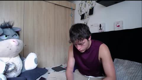 Santii online show from November 7, 2025, 5:35 pm