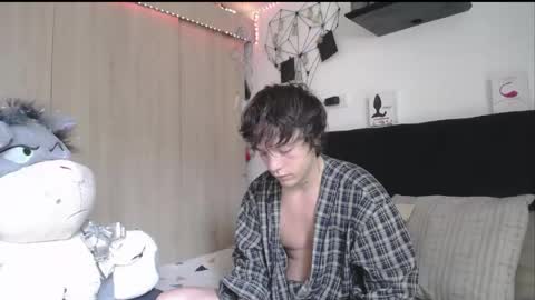 Snapshot of santii_rose chatting on April 16, 2026, 1:23 pm Santii online show from April 16, 2026, 1:23 pm