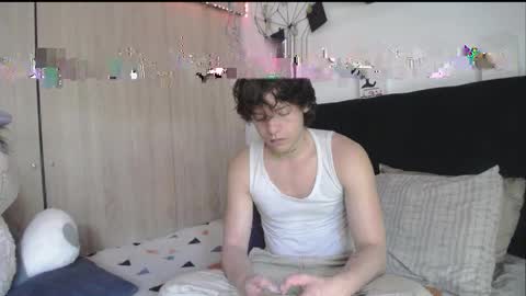 Snapshot of santii_rose chatting on April 18, 2026, 2:43 pm Santii online show from April 18, 2026, 2:43 pm