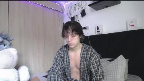 Snapshot of santii_rose chatting on April 23, 2026, 1:46 pm Santii online show from April 23, 2026, 1:46 pm