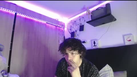 Snapshot of santii_rose chatting on May 6, 2026, 10:53 am Santii online show from May 6, 2026, 10:53 am