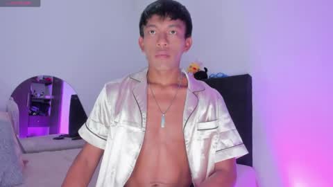 Snapshot of santinaugthy chatting on April 4, 2026, 11:57 pm santi online show from April 4, 2026, 11:57 pm