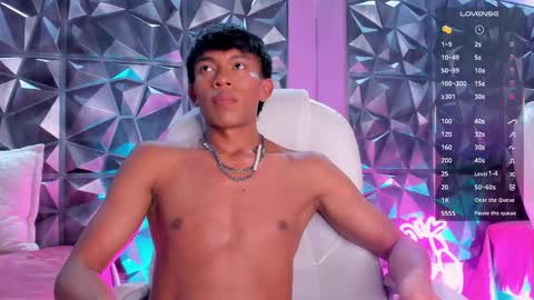 Santii online show from October 29, 2025, 9:05 pm