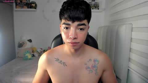Snapshot of santy7u7 chatting on July 26, 2026, 2:24 pm Mr. Santiago online show from July 26, 2026, 2:24 pm