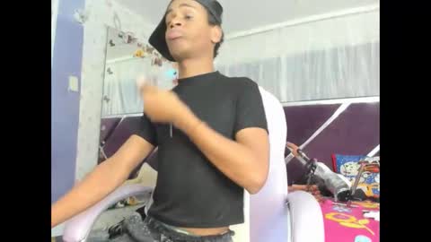 Snapshot of santy_bigcock_01 chatting on January 11, 2026, 4:06 am santy online show from January 11, 2026, 4:06 am