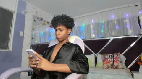 Snapshot of santy_bigcock_01 chatting on March 17, 2026, 11:57 am santy online show from March 17, 2026, 11:57 am