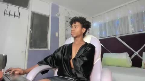 Snapshot of santy_bigcock_01 chatting on March 18, 2026, 12:08 pm santy online show from March 18, 2026, 12:08 pm