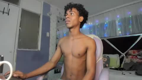 Snapshot of santy_bigcock_01 chatting on March 20, 2026, 2:11 pm santy online show from March 20, 2026, 2:11 pm