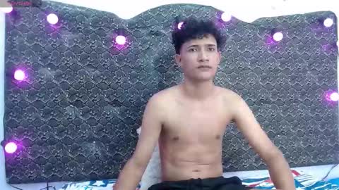 Snapshot of santy_boys_xxx chatting on October 2, 2025, 3:13 am santy boys xxxHOT CUM online show from October 2, 2025, 3:13 am