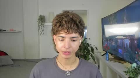 kitty online show from November 12, 2025, 2:23 am