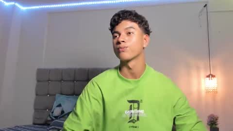 santy_stump online show from December 22, 2025, 9:34 pm