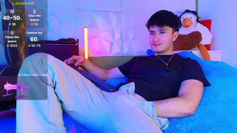 Santyago online show from September 25, 2025, 8:12 pm