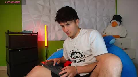 Santyago online show from October 6, 2025, 7:22 pm