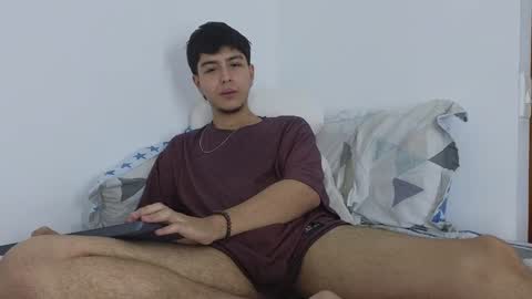 Snapshot of santybig18 chatting on December 10, 2024, 12:28 am santybig18 online show from December 10, 2024, 12:28 am