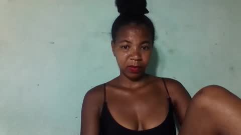 sanyah0123 online show from November 18, 2025, 1:48 pm