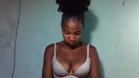 sanyah0123 online show from December 19, 2025, 11:50 am