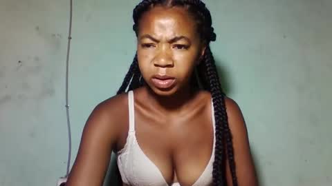 sanyah0123 online show from January 19, 2026, 12:36 am