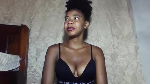 sanyah0123 online show from February 5, 2026, 5:56 am