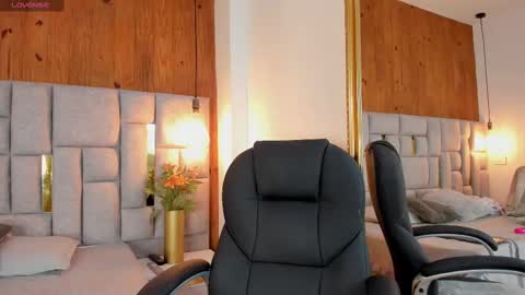 Snapshot of saori_newman chatting on September 16, 2025, 11:55 am Saori  online show from September 16, 2025, 11:55 am
