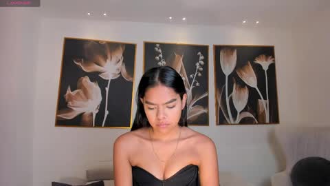 Snapshot of saphirajames chatting on June 6, 2026, 2:27 am Saphira James online show from June 6, 2026, 2:27 am