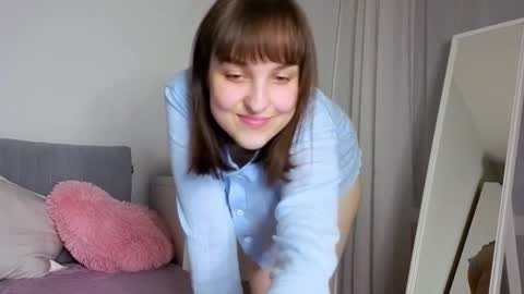 Snapshot of saphirree chatting on September 19, 2025, 11:49 pm Anny online show from September 19, 2025, 11:49 pm