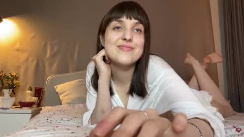 Snapshot of saphirree chatting on November 4, 2025, 10:20 pm Anny online show from November 4, 2025, 10:20 pm