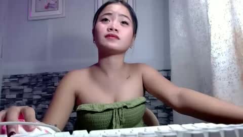 sapphire_amora online show from October 21, 2025, 3:13 pm