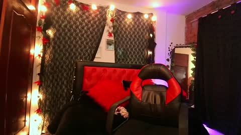 Snapshot of sapphire_lilac chatting on January 3, 2025, 10:31 am Carla online show from January 3, 2025, 10:31 am