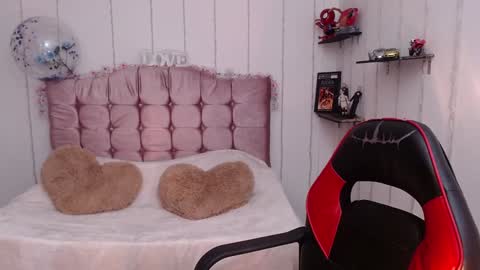 Snapshot of sapphire_lilac chatting on January 4, 2025, 6:52 am Carla online show from January 4, 2025, 6:52 am