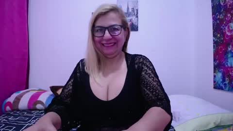 Snapshot of sara211 chatting on February 18, 2025, 2:27 pm sara online show from February 18, 2025, 2:27 pm