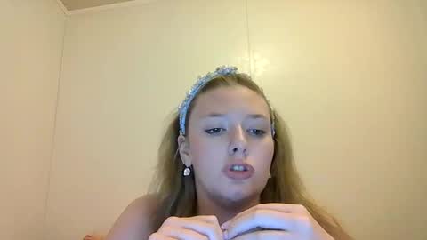 Snapshot of sara9920 chatting on April 6, 2026, 3:15 am sara9920 online show from April 6, 2026, 3:15 am