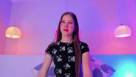 sara__jones_ online show from December 22, 2024, 12:16 pm