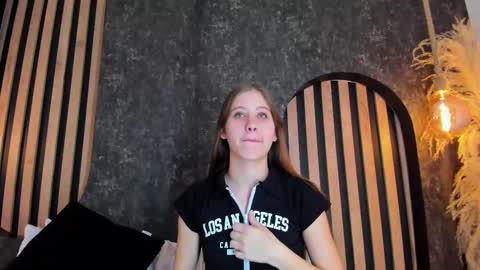 sara__jones_ online show from December 29, 2024, 9:09 pm