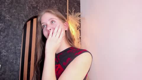sara__jones_ online show from January 6, 2025, 1:31 am