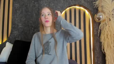 sara__jones_ online show from February 2, 2025, 7:04 pm