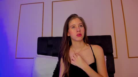 sara__jones_ online show from February 15, 2025, 10:42 pm