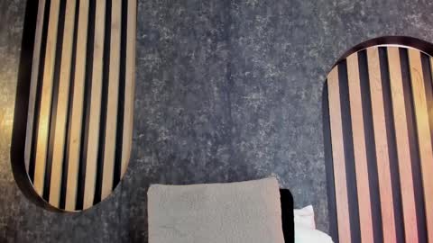sara__jones_ online show from February 16, 2025, 3:27 pm