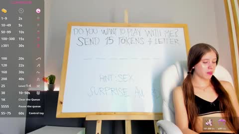 sara__jones_ online show from February 19, 2025, 10:42 pm