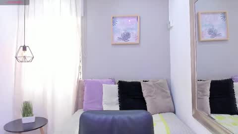    online show from October 23, 2025, 12:04 pm