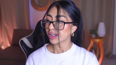 Snapshot of sara_albrecht chatting on January 21, 2025, 3:21 pm Sara  online show from January 21, 2025, 3:21 pm